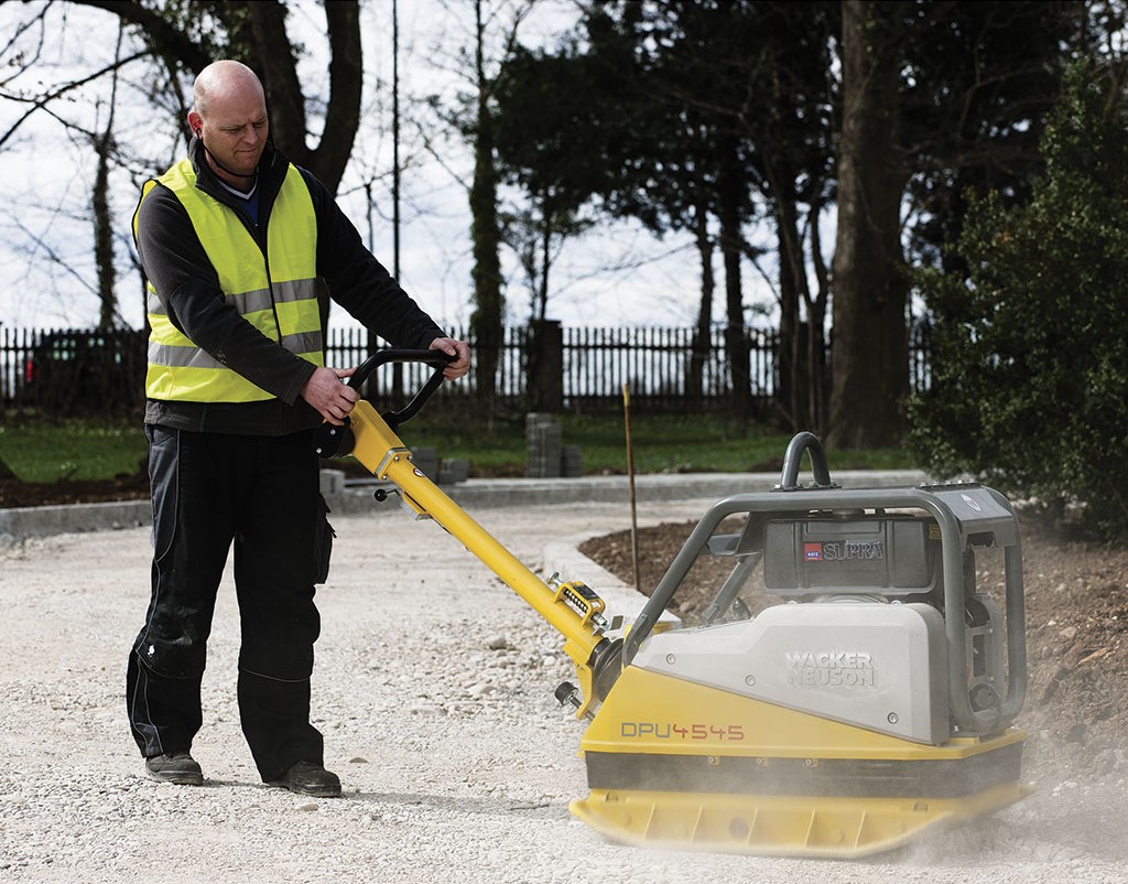 Outils terrassement plantation